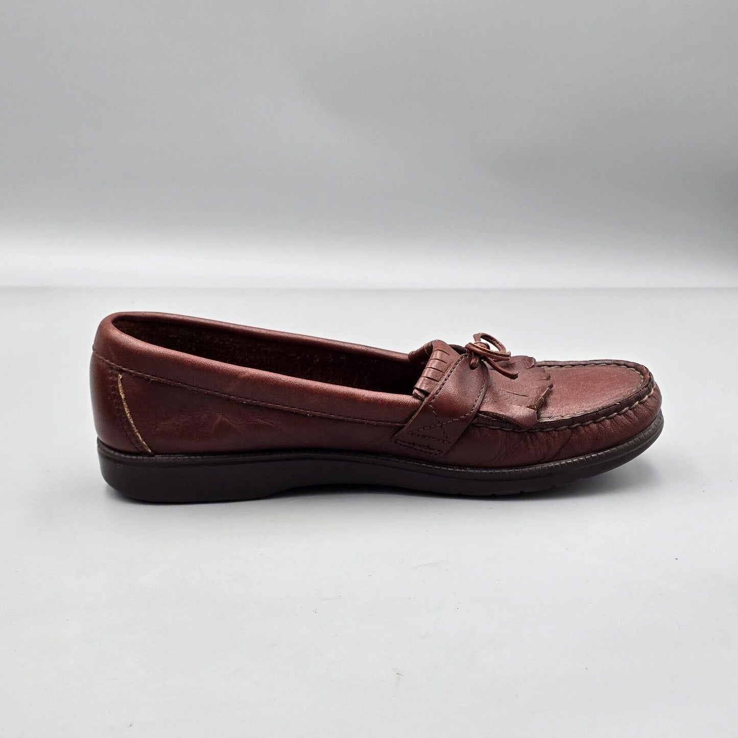 SAS Women's Size 7.5 S EUC Made In Maine Burgundy Leather Kiltie Loafers Shoes