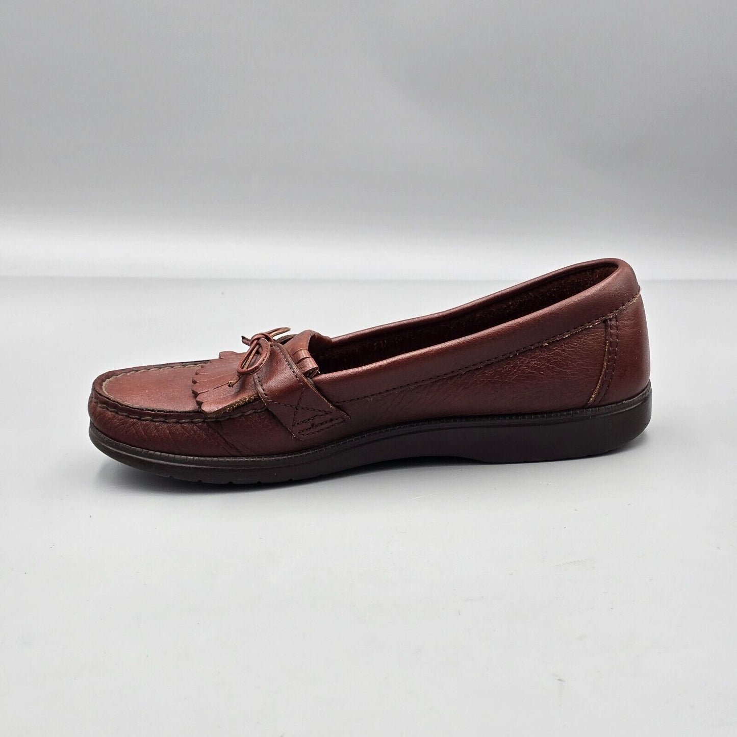 SAS Women's Size 7.5 S EUC Made In Maine Burgundy Leather Kiltie Loafers Shoes