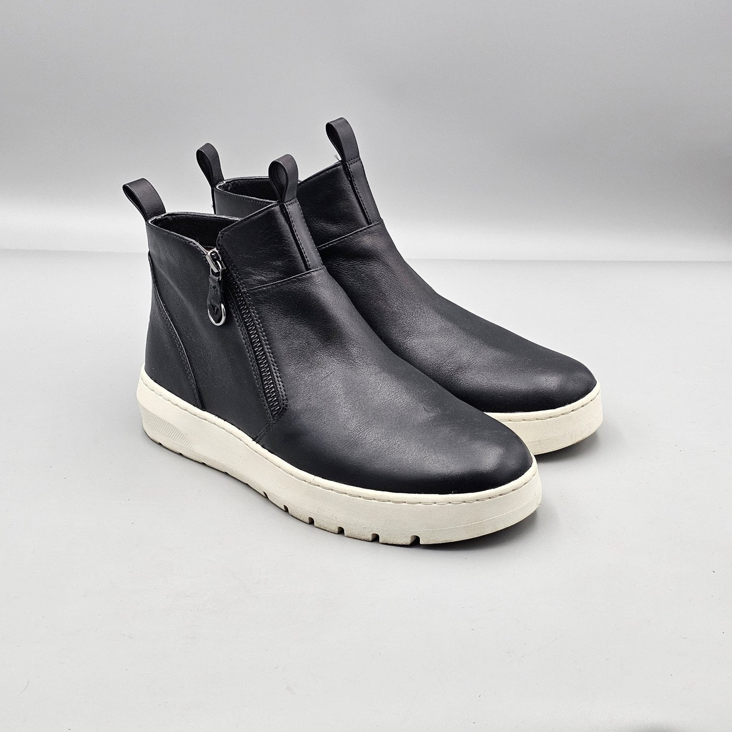 Vionic Women's Size 7.5 VGC Brinkley Black Leather Side Zip Ankle Booties Shoes