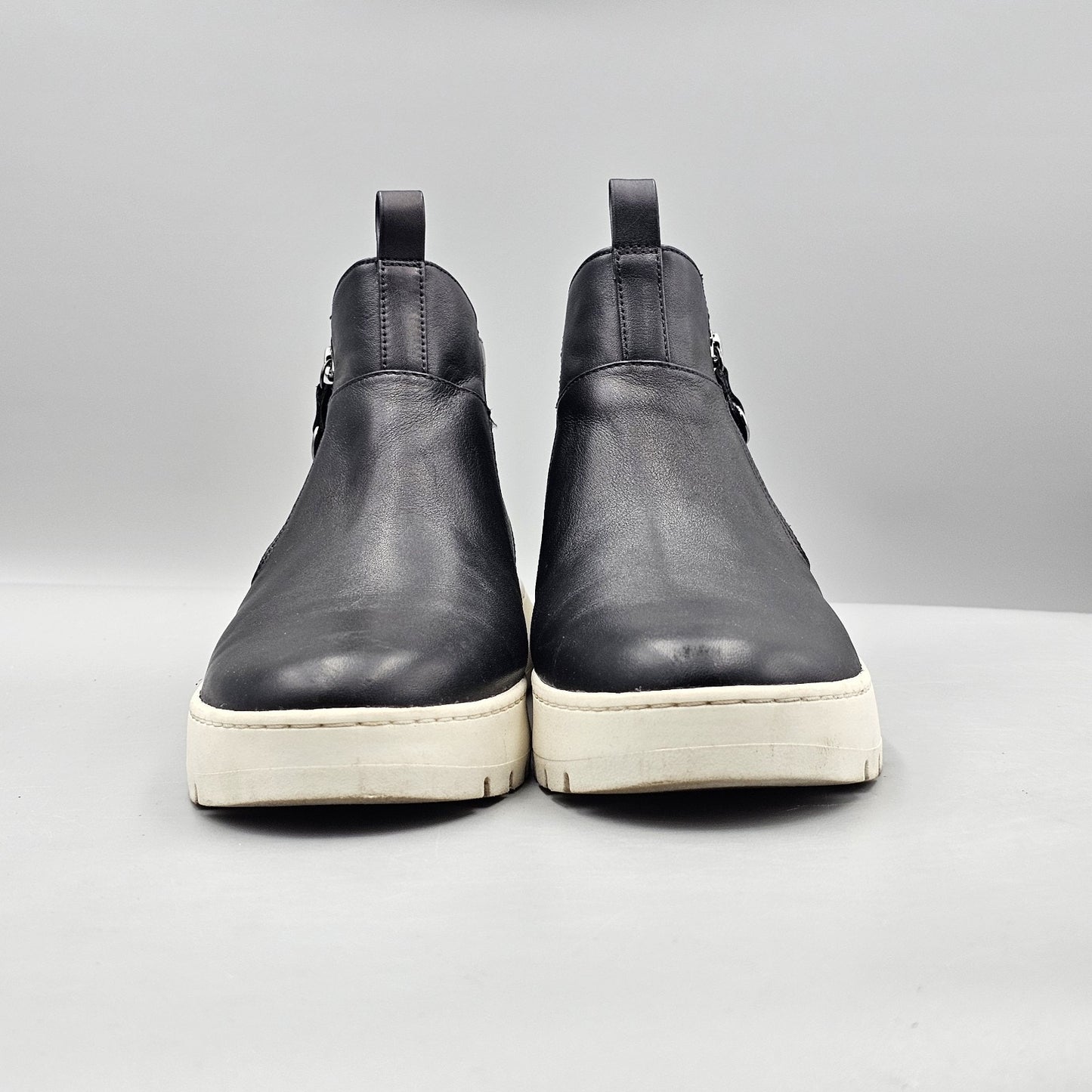 Vionic Women's Size 7.5 VGC Brinkley Black Leather Side Zip Ankle Booties Shoes